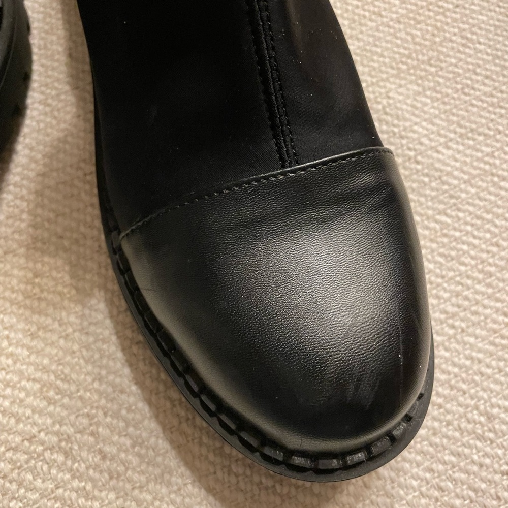 Urban outfitters combat boots side zipper chunky heel. Size 8 excellent conditio - Picture 5 of 5
